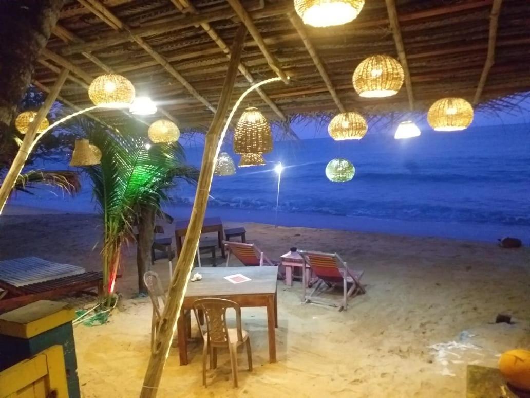 Lucky Sea Beach Hotel Тангалле Екстер'єр фото